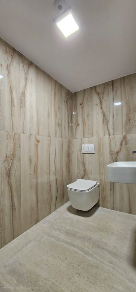 Tirane, jepet me qera ambjent biznesi , 201 m² 300.009 Lek (Rruga Sami Frashëri)