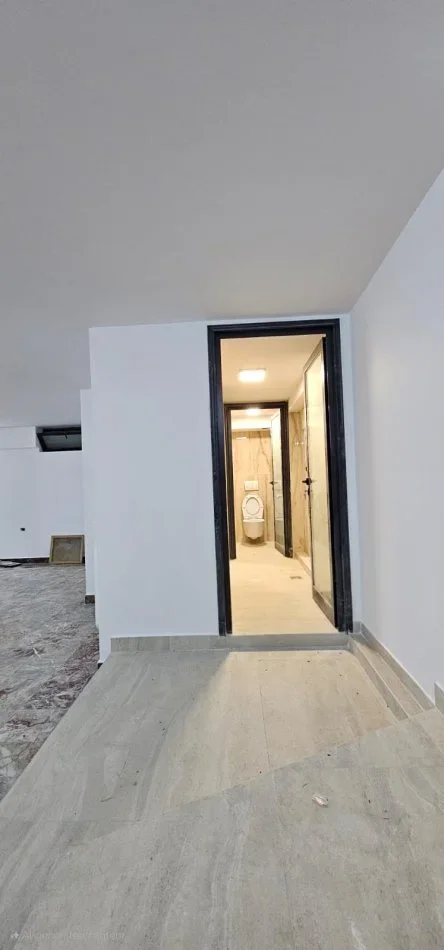 Tirane, jepet me qera ambjent biznesi , 201 m² 300.009 Lek (Rruga Sami Frashëri)