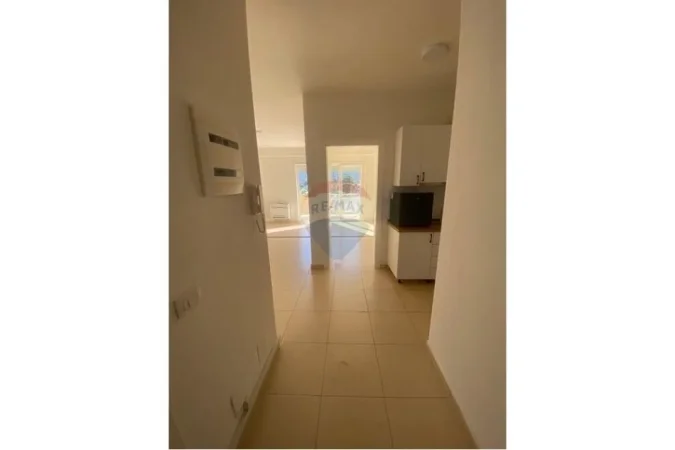 Tirane, jepet me qera zyre , 70 m² 850 € (RRUGA E KOSOVARVE)