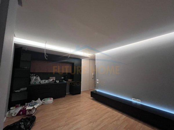 Tirane, jepet me qera apartament 2+1 Kati 3, 83 m² 800 € (Qender.)