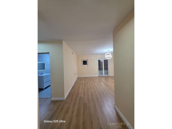 Tirane, shitet apartament 2+1 Kati 7, 92 m² 140.000 € (Laprake)