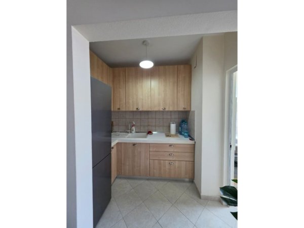 Tirane, shitet apartament 1+1 Kati 4, 53 m² 125.000 € (OXHAKU)