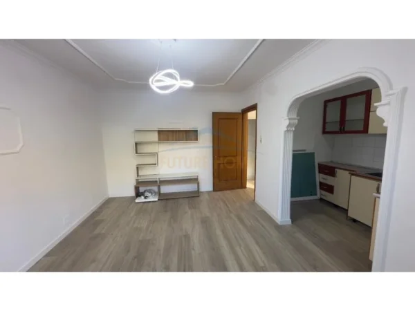 Tirane, shitet apartament 1+1+Ballkon Kati 0, 59 m² 92.000 € (Rruga Irfan Tomini)