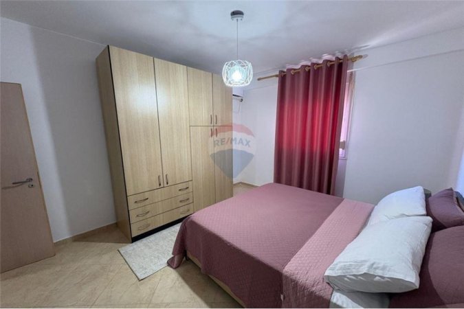 Vlore - Lungomare, jepet me qera apartament 1+1 , 65 m² 350 € (Rruga Dhimitër Konomi, Vlorë)