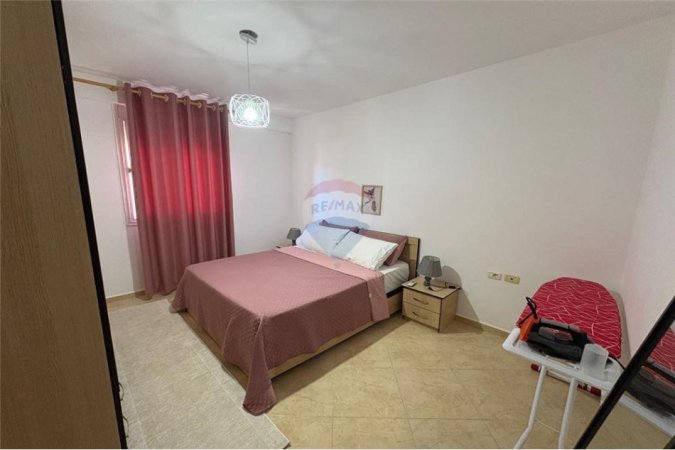 Vlore - Lungomare, jepet me qera apartament 1+1 , 65 m² 350 € (Rruga Dhimitër Konomi, Vlorë)