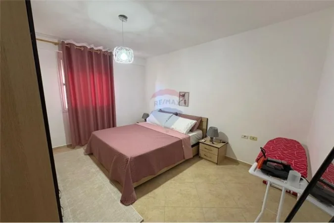 Vlore - Lungomare, jepet me qera apartament 1+1 , 65 m² 350 € (Rruga Dhimitër Konomi, Vlorë)