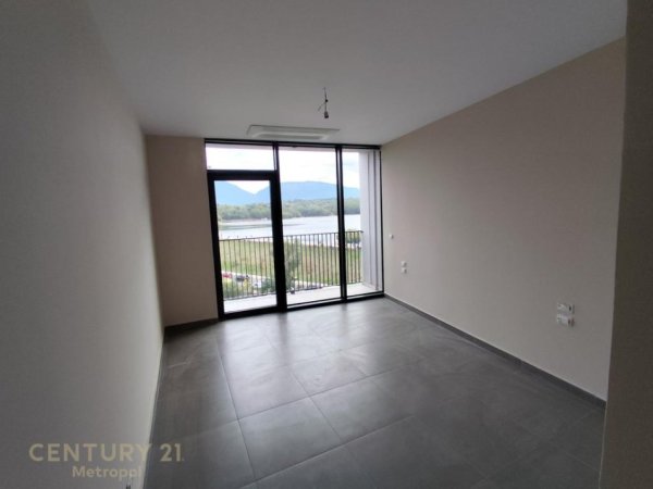 Tirane, jepet me qera Kati 3, 131 m² 1.800 €