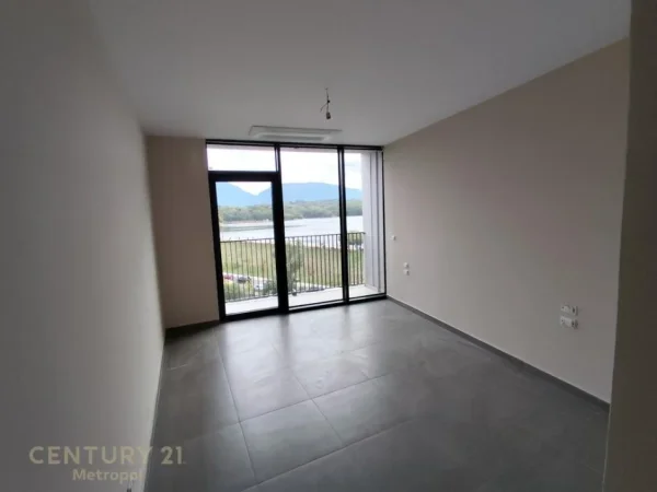 Tirane, jepet me qera Kati 3, 131 m² 1.800 €