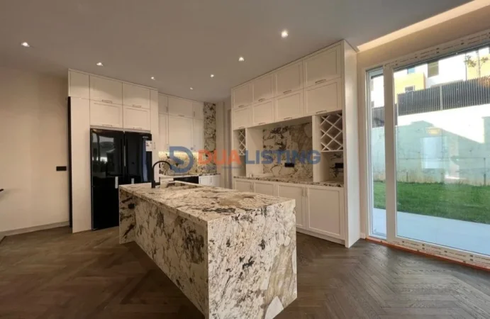 Tirane, jepet me qera Vile 3+1 Kati 0, 370 m² 3.500 € (Teg)