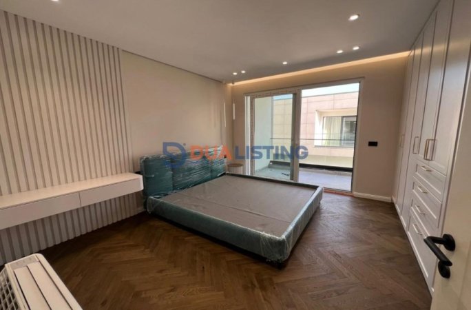 Tirane, jepet me qera Vile 3+1 Kati 0, 370 m² 3.500 € (Teg)