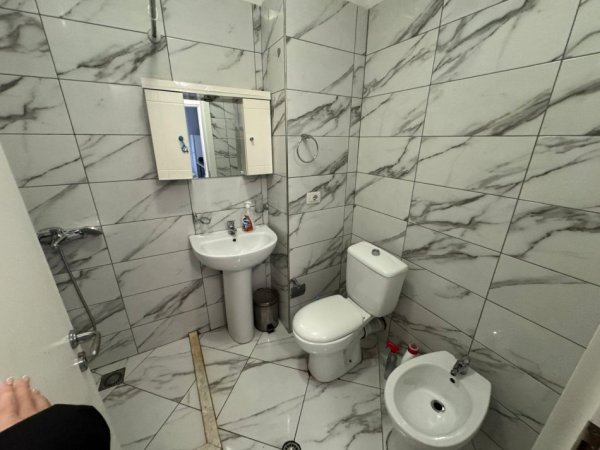 Tirane, jepet me qera apartament 1+1 Kati 2, 57 m² 470 € (Don bosco)