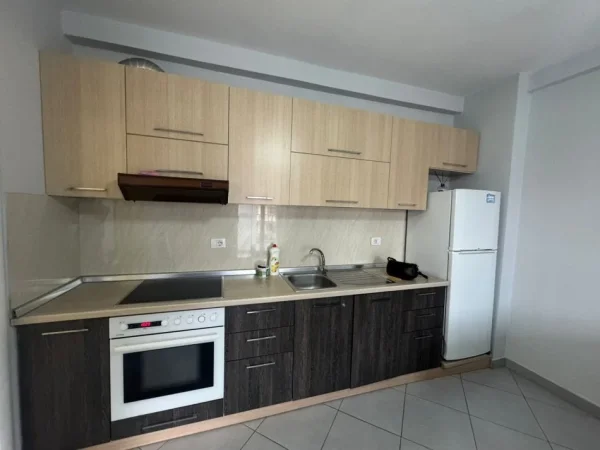 Tirane, jepet me qera apartament 1+1 Kati 2, 57 m² 470 € (Don bosco)