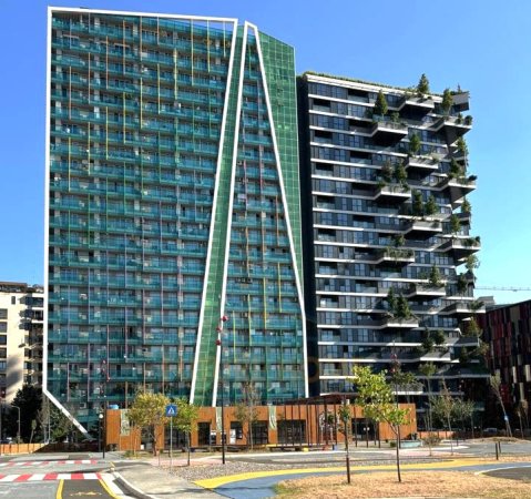 Tirane, jepet me qera zyre , 120 m² 2.000 € (PRANE STADIUMIT "AIR ALBANIA", PALLATI “AMBASADOR 3”)