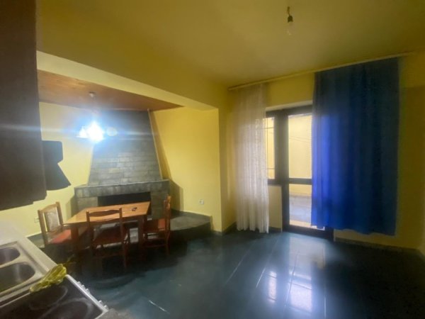 Tirane, jepet me qera Vile 2+1+Ballkon Kati 1, 107 m² 400 € (Shkolla Siri Kodra)