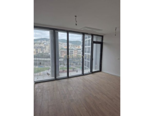 Tirane, jepet me qera ambjent biznesi Kati 5, 115 m² 1.900 € (Liqeni Tiranes)