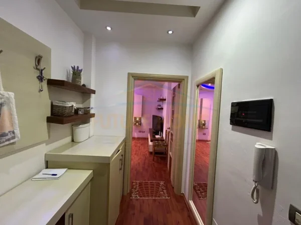 Golem, jepet me qera apartament 1+1 Kati 3, 59 m² 500 € (Shkembi i Kavajes)