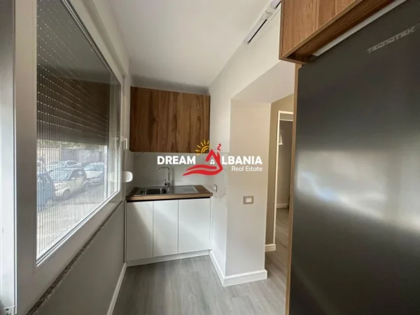 Tirane, jepet me qera apartament 1+1 , 59 m² 570 € (Rruga Qemal Stafa prane Shkolles se Kuqe)