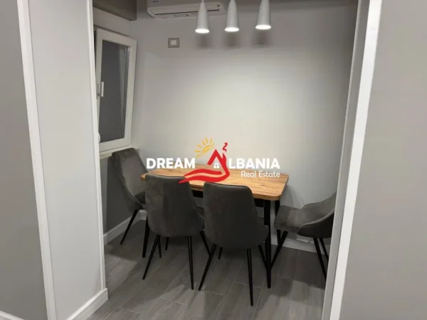 Tirane, jepet me qera apartament 1+1 , 59 m² 570 € (Rruga Qemal Stafa prane Shkolles se Kuqe)