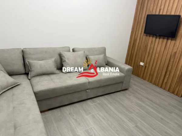 Tirane, jepet me qera apartament 1+1 , 59 m² 570 € (Rruga Qemal Stafa prane Shkolles se Kuqe)