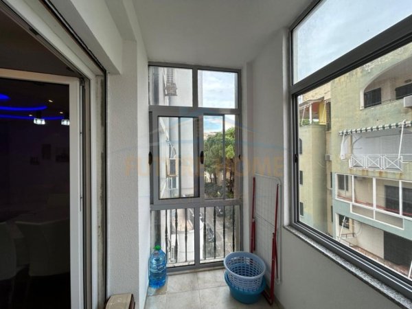 Golem, jepet me qera apartament 1+1 Kati 3, 59 m² 500 € (Shkembi i Kavajes)