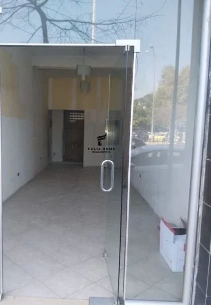 Tirane, jepet me qera dyqan Kati 0, 30 m² 1.500 € (KOMUNA E PARISIT)