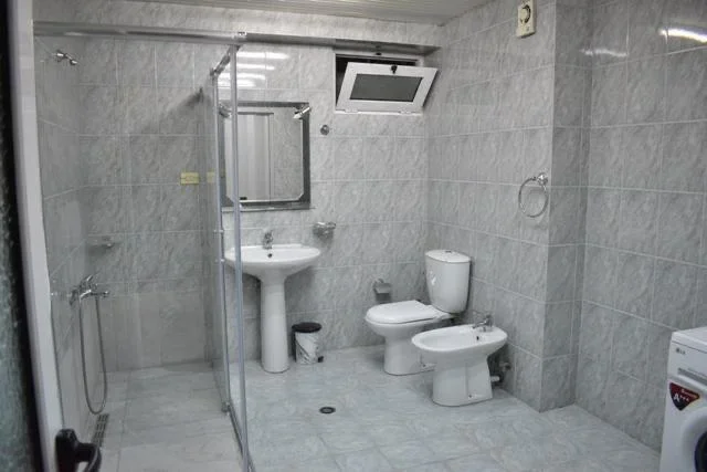 Tirane, jap me qera apartament 2+1+Aneks+Ballkon Kati 4, 121 m² 730 € (Sheshi willson prane Postes nr. 8))