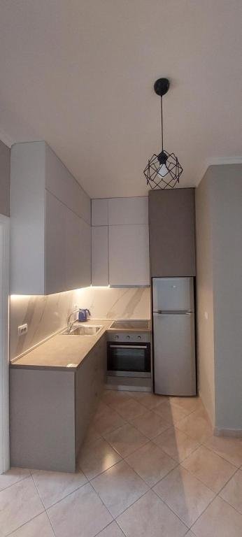 Tirane, jepet me qera apartament 1+1+Ballkon Kati 15, 65 m² 600 € (Rruga Kostandin Kristoforidhi)