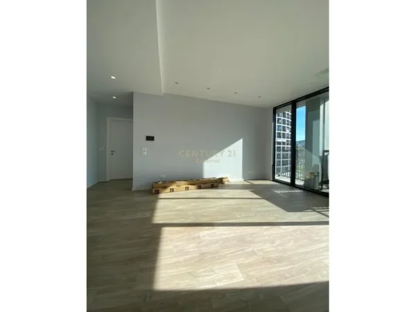 Tirane, jepet me qera zyre Kati 4, 124 m² 1.500 € (Liqeni Tiranes)