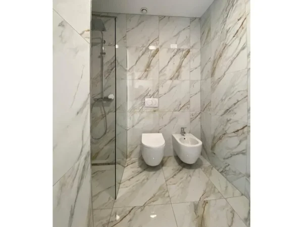 Tirane, jepet me qera zyre Kati 4, 124 m² 1.500 € (Liqeni Tiranes)