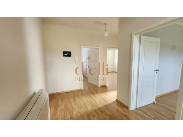 Tirane, jepet me qera Vile 3+1+Ballkon , 250 m² 1.500 € (pranë Teg)