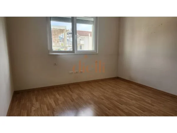Tirane, jepet me qera Vile 3+1+Ballkon , 250 m² 1.500 € (pranë Teg)
