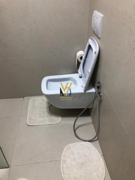 Tirane, jepet me qera apartament 1+1+Ballkon Kati 9, 62 m² 700 € (ISH EKSPOZITA)