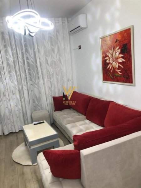 Tirane, jepet me qera apartament 1+1+Ballkon Kati 9, 62 m² 700 € (ISH EKSPOZITA)
