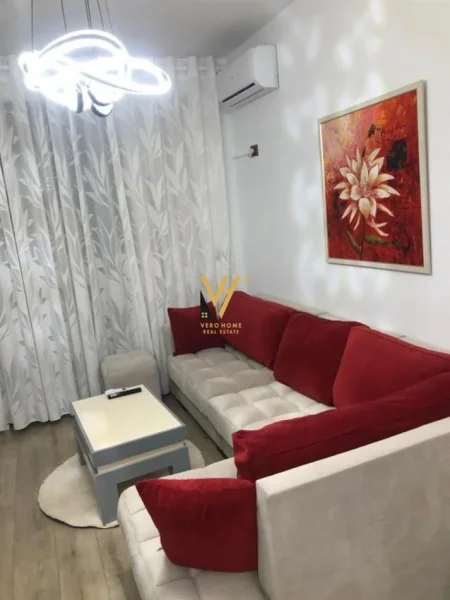 Tirane, jepet me qera apartament 1+1+Ballkon Kati 9, 62 m² 700 € (ISH EKSPOZITA)