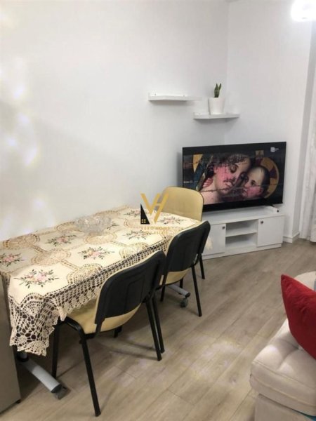 Tirane, jepet me qera apartament 1+1+Ballkon Kati 9, 62 m² 700 € (ISH EKSPOZITA)
