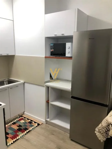 Tirane, jepet me qera apartament 1+1+Ballkon Kati 9, 62 m² 700 € (ISH EKSPOZITA)