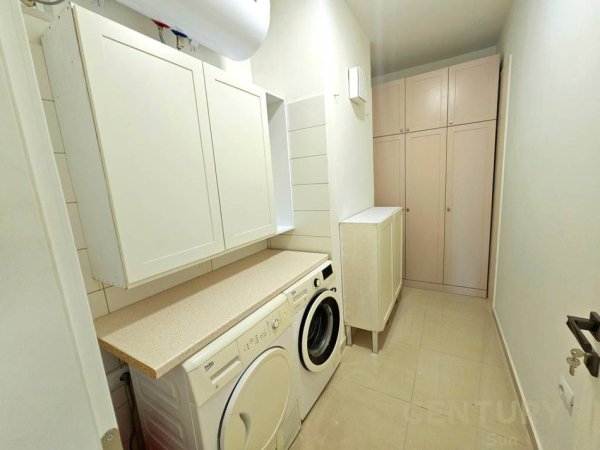 Tirane, jepet me qera apartament 4+1+Ballkon Kati 4, 242 m² 1.400 € (Kopshti Botanik)