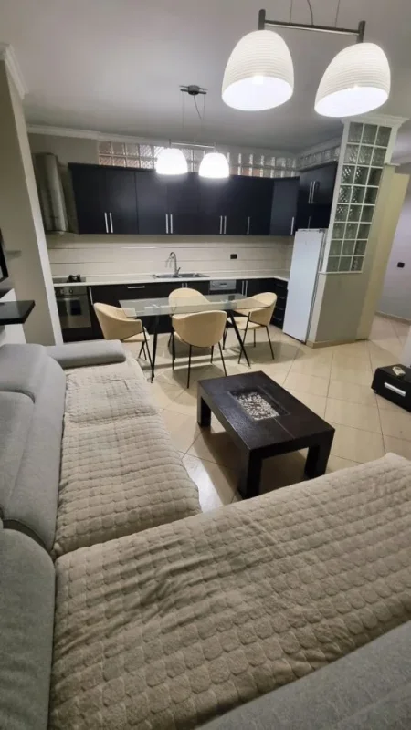 JEPET ME QERA APATAMENTI 2+1 NË ASTIR Vendndodhja: Pranë Bar Artistit, Astir,  500 €URO