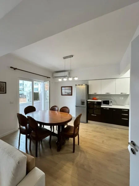 Durres, jap me qera apartament 2+1+Ballkon Kati 3, 120 m² 650 € (Markata,Durres)