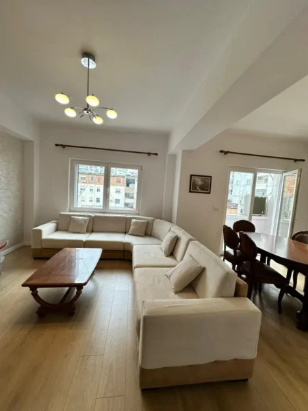 Durres, jap me qera apartament 2+1+Ballkon Kati 3, 120 m² 650 € (Markata,Durres)