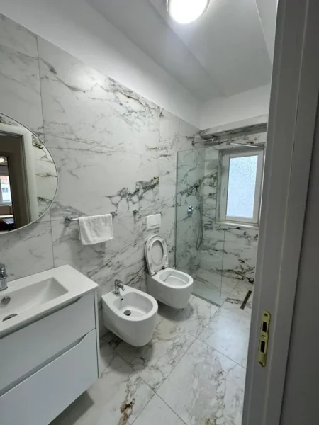 Durres, jap me qera apartament 2+1+Ballkon Kati 3, 120 m² 650 € (Markata,Durres)