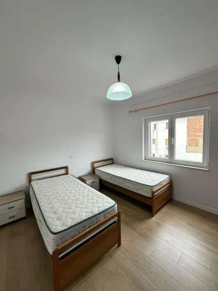 Durres, jap me qera apartament 2+1+Ballkon Kati 3, 120 m² 650 € (Markata,Durres)