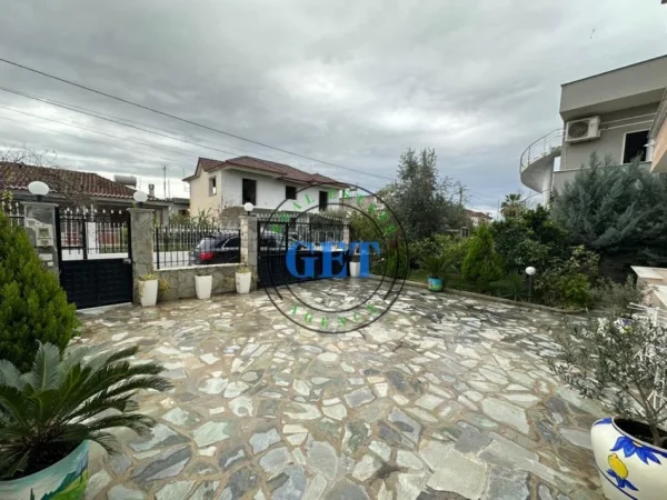 Shitet ,Vilë 3-Katëshe, Xhafzotaj, Durrës