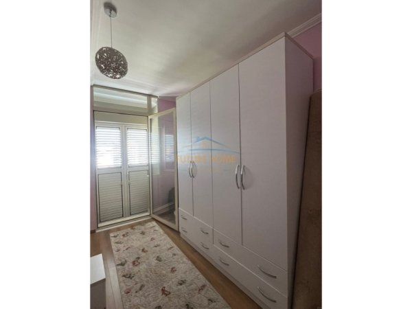Tirane, jepet me qera apartament 2+1+Ballkon Kati 8, 94 m² 700 €