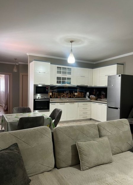 Tirane, jepet me qera apartament 2+1 , 95 m² 700 € (Don Bosko)