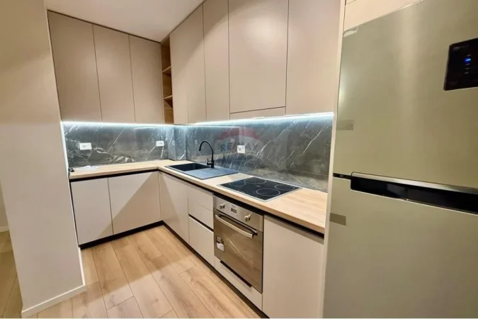 Tirane, jepet me qera apartament 2+1 Kati 6, 550 € (Tom Pllezha)