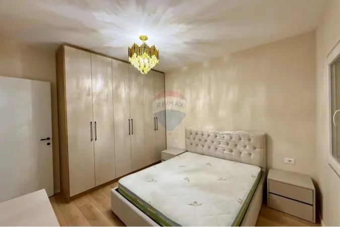 Tirane, jepet me qera apartament 2+1 Kati 6, 550 € (Tom Pllezha)