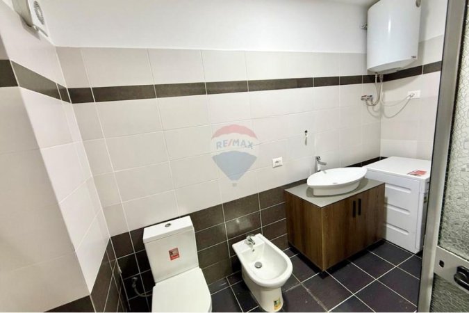 Tirane, jepet me qera apartament 2+1 Kati 6, 550 € (Tom Pllezha)
