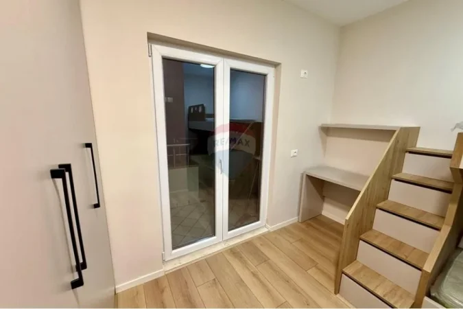 Tirane, jepet me qera apartament 2+1 Kati 6, 550 € (Tom Pllezha)