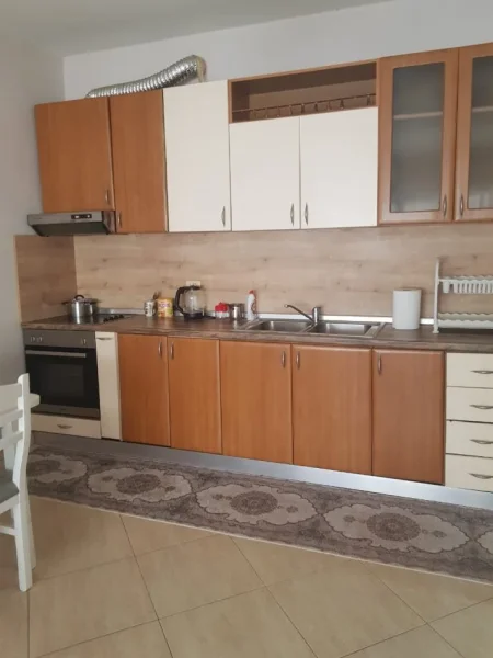 Tirane, jepet me qera apartament 2+1 Kati 2, 620 € 